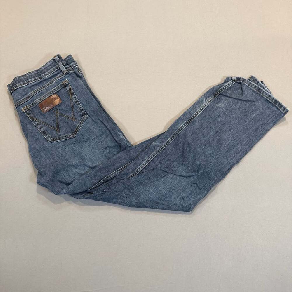 Wrangler 20X Jeans Size 30x30 Medium Wash Denim Blue